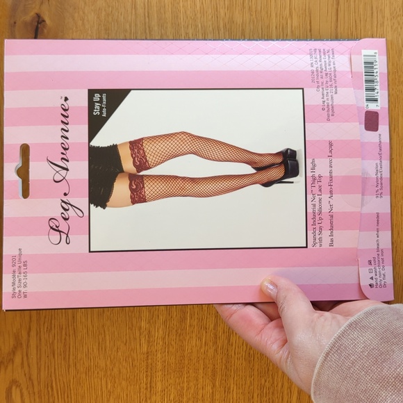 Leg Avenue - burgundy thigh-high net stockings - Picture 4 of 4